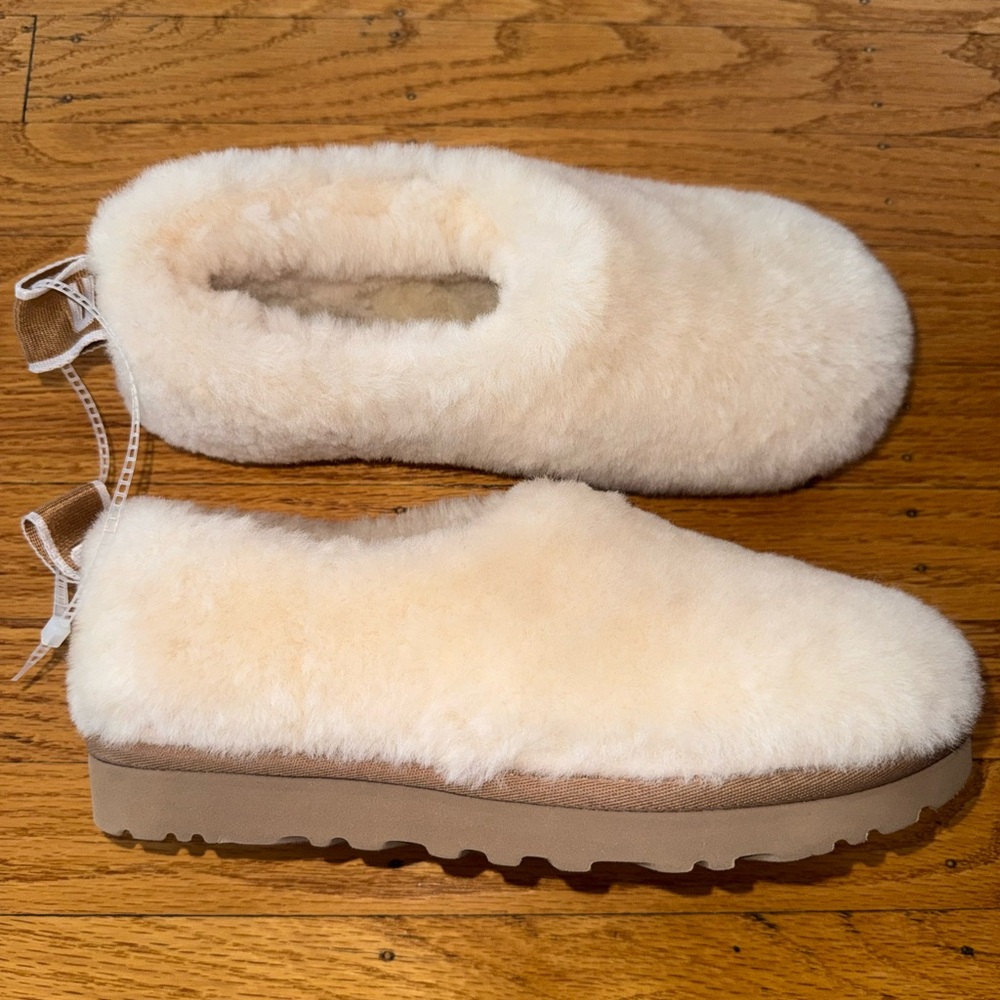 UGG Tan Ankle Boots with Cream Fur